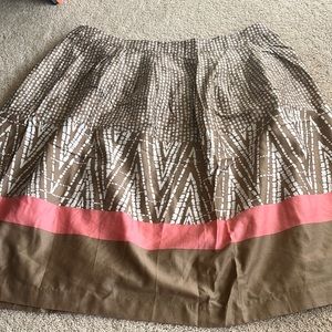 Skirt with geometric patterns